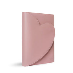 Protège Coran Cœur Rose Aimanté de Sana Edition, accessoire pour Coran Tajwid, en tissu rose avec fermeture aimantée, 40cm.