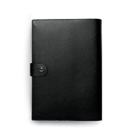 Protège Coran noir de Sana Edition avec fermeture à bouton aimanté, 40 cm, accessoire pratique pour la protection du Coran.