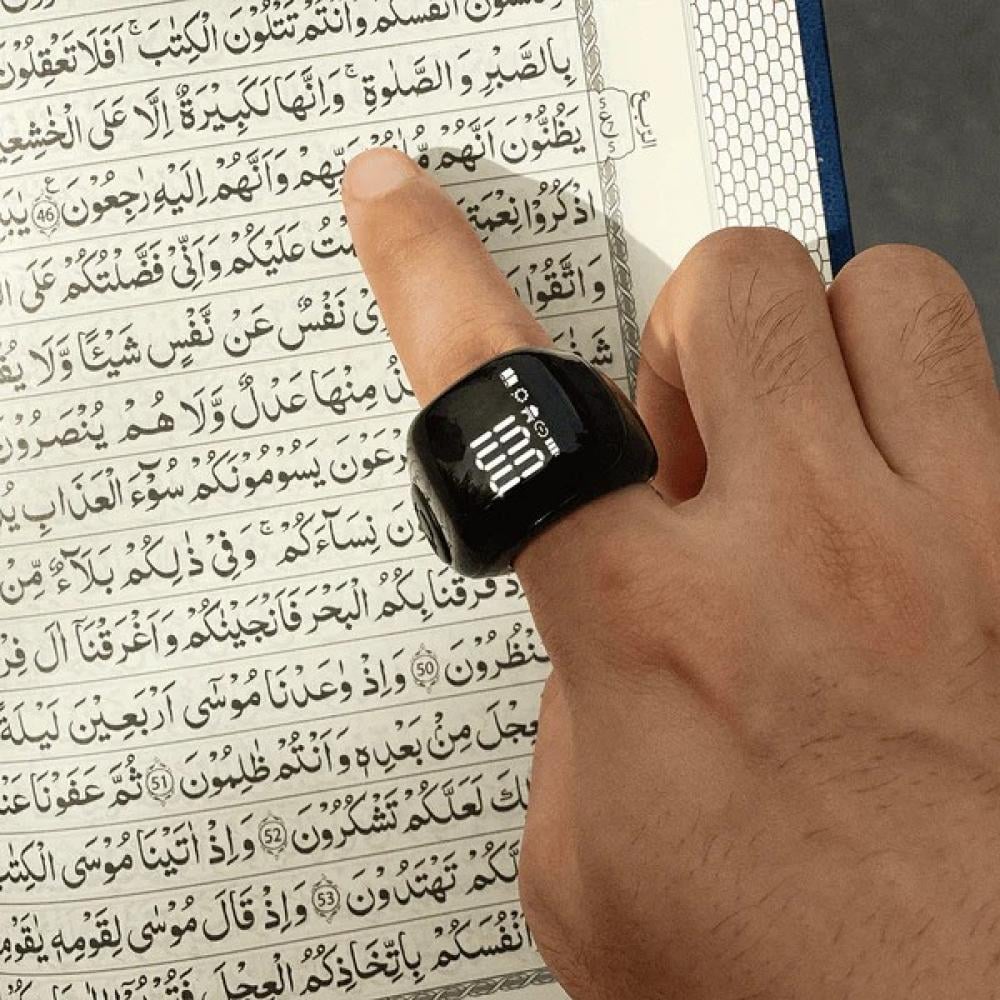 Bague connectée Zikr Ring Iqibla avec 3 anneaux ajustables, appareil électronique en métal et design moderne pour la prière.