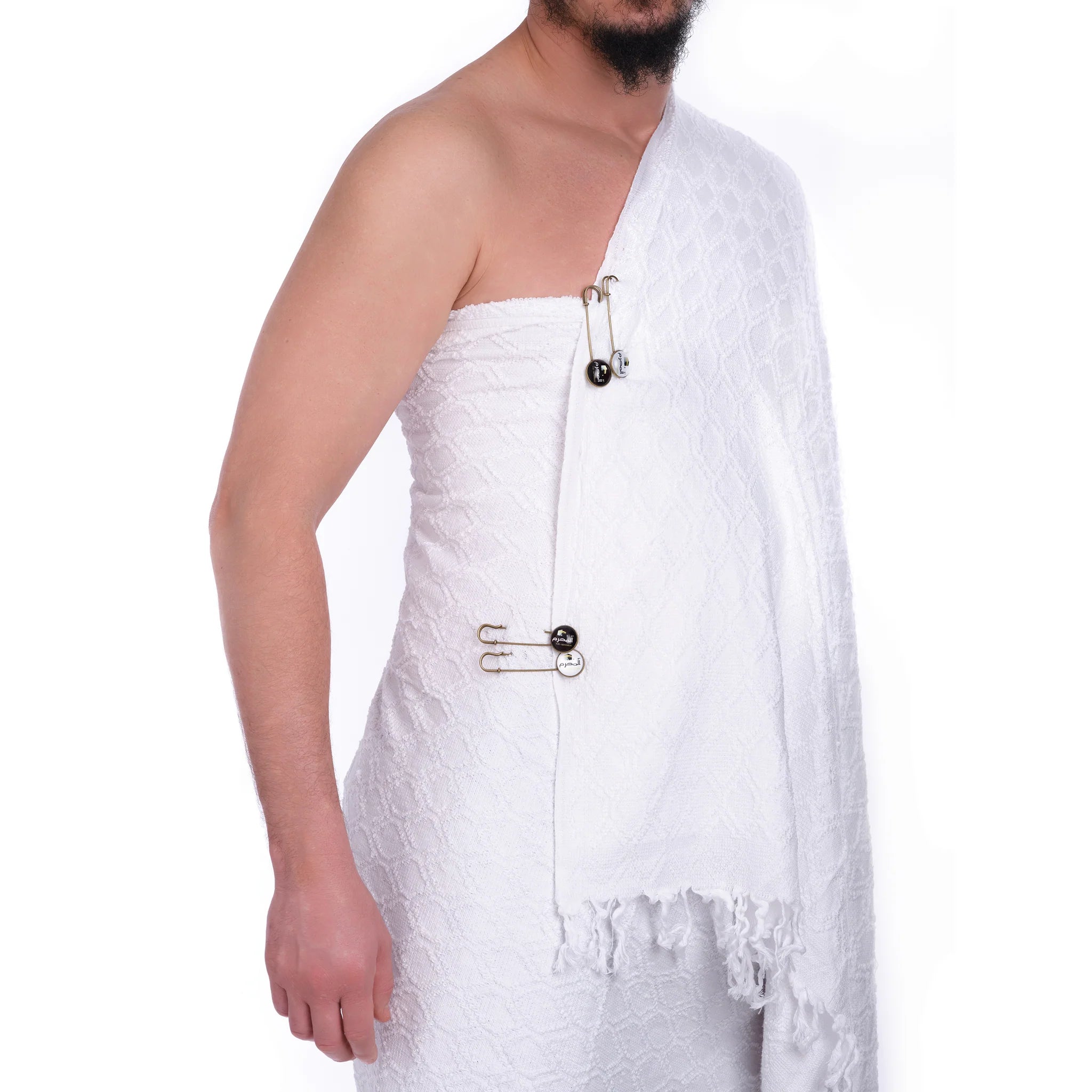 Lot de 4 épingles El-Mouhrim Hajj et Omra, accessoires religieux pour prière, visibles avec détails métalliques.