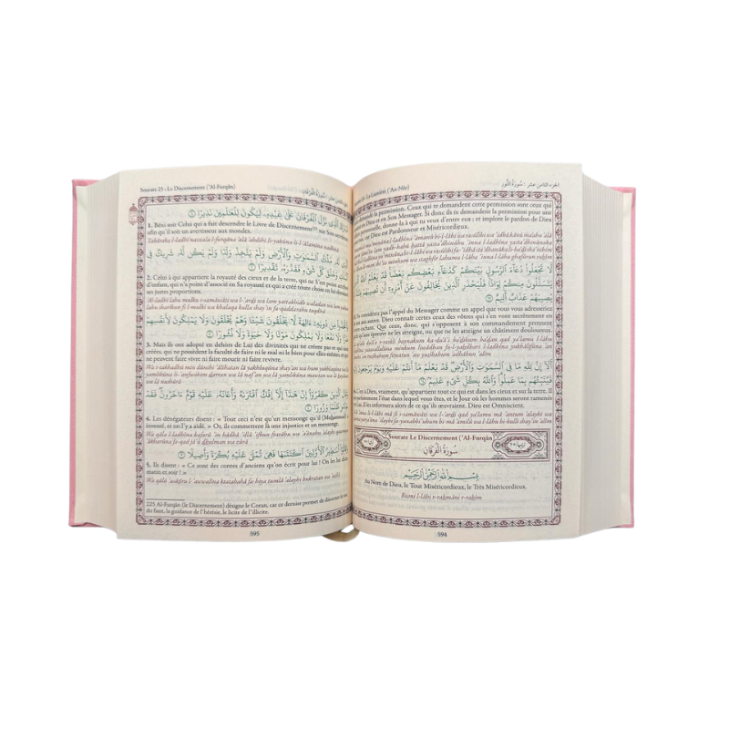 Coran arabe-français avec phonétique, 13x17 cm, couverture élégante, offert par Maison D'Ennour, page ouverte avec texte religieux.