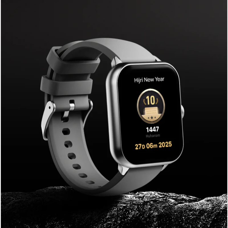Montre connectée Iqibla Qwatch S6 avec affichage du Coran et Azan, design moderne et écran numérique.