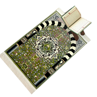 Tapis De Prière Riyadh Al Salihyen – Couleur Vert  – Velours Luxe - Librairie Al Minhaj