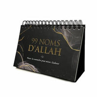 Livre Al-Hadith "99 Noms d'Allah" avec calendrier chevalet noir, mieux connaître et adorer Allah, couverture avec titre visible.