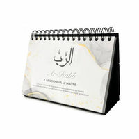 Livre Al-Hadith "99 Noms d'Allah" avec calendrier chevalet noir, pour mieux connaître et adorer Allah, image de la couverture.