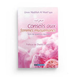 Livre Dar Al Muslim "Conseils aux Femmes Musulmanes" en version cartonnée, couverture avec titre et design élégant.