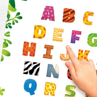 Posters éducatifs des alphabets arabe et français avec stickers, illustrant les lettres et caractères pour l'apprentissage.