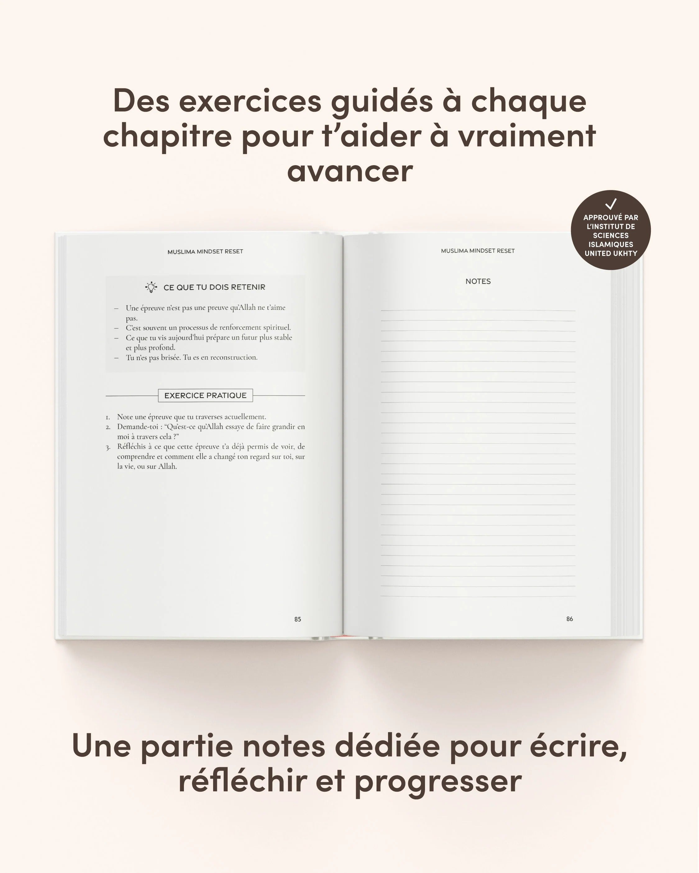 Livre Muslima Mindset Reset de Muslima Glow, guide de transformation islamique pour femmes, avec couverture et pages ouvertes.