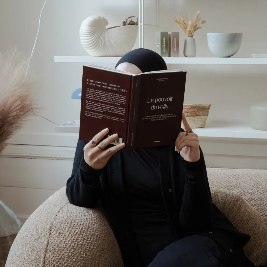 livre Le Pouvoir Du Voile de Safaaetoi aux éditions Qalbeen