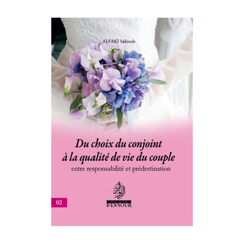 Livre Maison D'Ennour « Du Choix du Conjoint à la Qualité de Vie du Couple » posé sur une table, couverture visible.