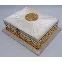 Coffret Coran luxe Sana Edition avec Coran en arabe et français, en couleur blanche, image montrant le coffret élégant et ouvert