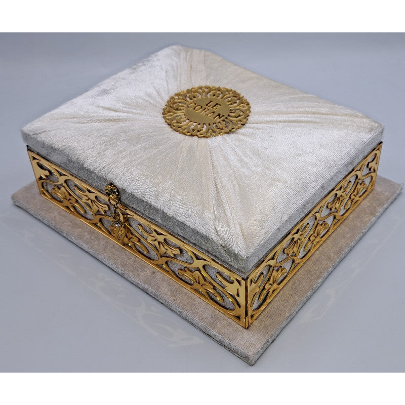 Coffret Coran luxe Sana Edition avec Coran en arabe et français, en couleur blanche, image montrant le coffret élégant et ouvert