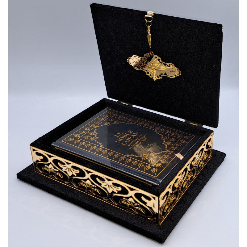 Coffret Coran luxe Sana Edition noir doré avec Coran AR/FR, présentation élégante et finition sophistiquée.