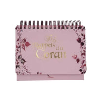 Livre 365 Rappels du Coran de Sana Édition, calendrier chevalet rose avec textes islamiques en couverture.