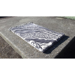 Tapis de Prière épais, Grande Taille (117 x 82 cm), Confortable - Fond Gris & Motif Blanc - Librairie Al Minhaj