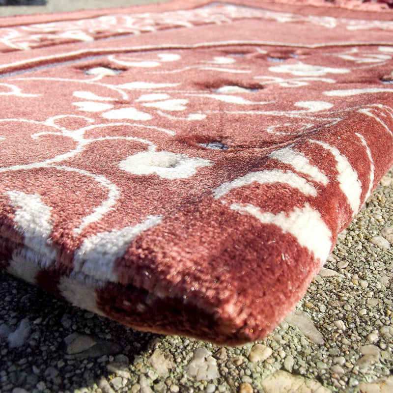 Tapis de prière Sana Edition avec motif jardin, couleur terracotta, décoratif et confortable pour la prière.