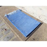 Tapis de prière personnalisé en velours bleu pastel, luxe et uni, fabriqué par Librairie Al Minhaj.