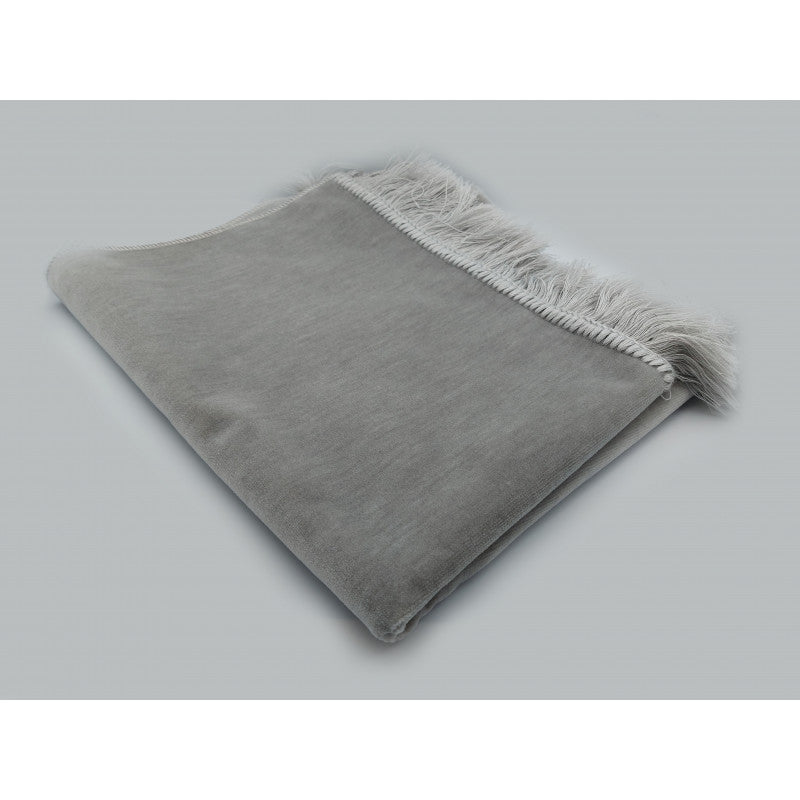 Tapis de prière en velours luxe couleur unie gris de Sana Edition, doux et confortable pour la prière.