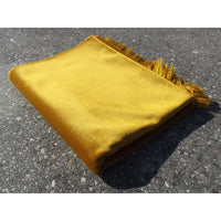 Tapis de prière en velours personnalisé, couleur jaune dorée, luxe, avec motif uni, fabriqué par Librairie Al Minhaj.