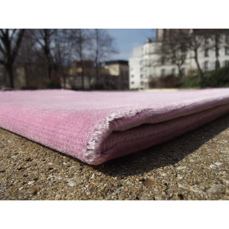 Tapis de prière en velours luxe couleur unie rose pastel, Sana Edition, design élégant pour la prière.