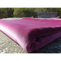 Tapis de prière en velours luxe couleur unie rose, Sana Edition, design élégant pour la prière musulmane.
