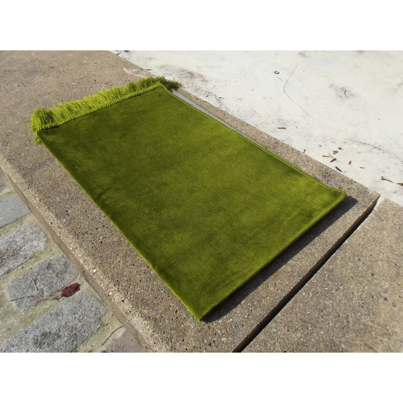 Tapis de prière en velours vert de luxe, personnalisé, avec motif simple, conçu pour la prière musulmane.