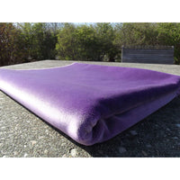 Tapis de prière en velours violet lavande, personnalisé, avec motif simple, fabriqué par Librairie Al Minhaj.