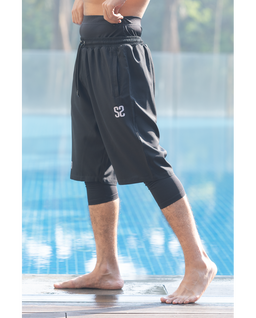 Short de bain pour homme WASSAT Akwatik en noir, bleu ou vert, tissu léger et confortable pour la plage ou la piscine.