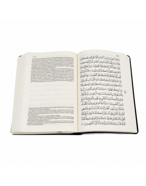 Coran Tawbah avec traduction arabe-français, livre de l'édition Tawbah, pages ouvertes montrant le texte en arabe et français.